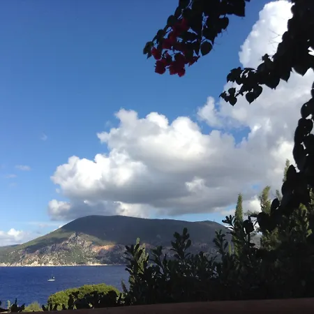 Emelisse Nature Hotel